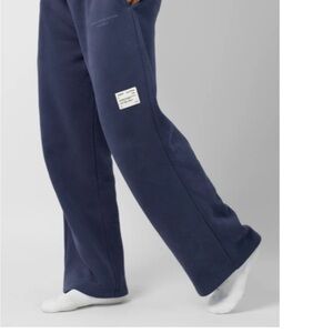Comfrt navy affirmation patch sweat pants nwot  medium straight leg zip po
